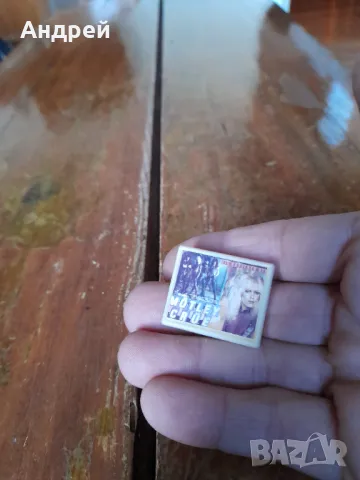 Стара значка Motley Crue