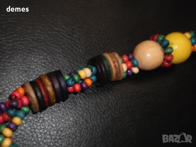 Екзотичен гердан от кокосов орех-многоцветен, снимка 3 - Колиета, медальони, синджири - 47508548