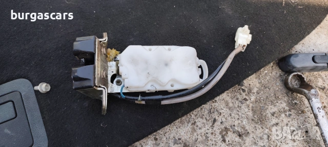 Брава заден капак багажник Daihatsu Sirion II 2007г