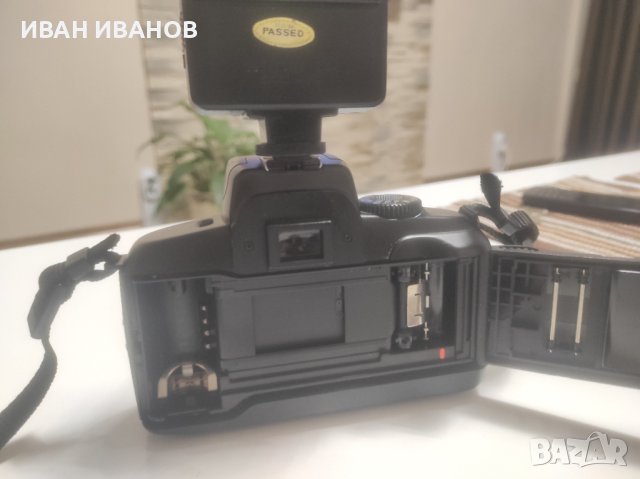Canon eos 700 със светкавица, снимка 2 - Фотоапарати - 39931626