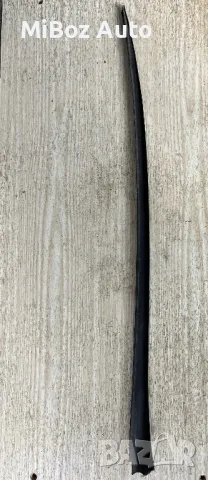 Лайстна предно стъкло лява Фолксваген Голф 5 VW Golf