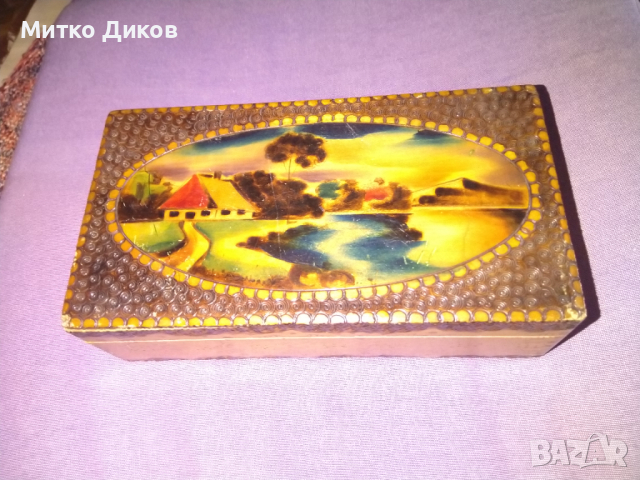 Рисувана дървена кутия от соца 22х12х6см