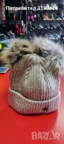 Дамски зимна шапка, снимка 1 - Шапки - 34624323
