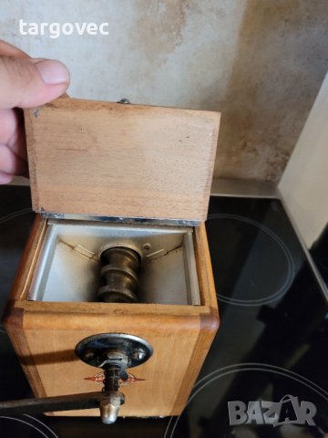 Старинна мелничка за кафе, снимка 3 - Антикварни и старинни предмети - 41719739