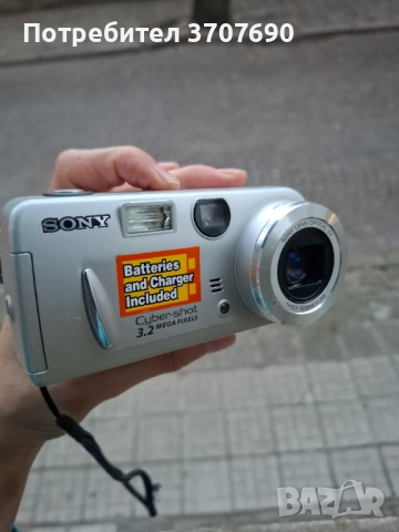 Компактен дигитален фотоапарат SONY CYBERSHOT P52, снимка 4 - Фотоапарати - 52315141