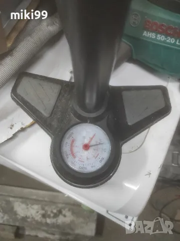 помпа за велосипед , снимка 4 - Аксесоари за велосипеди - 47499943