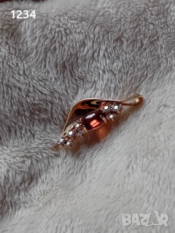 Дизайнерски златен медальон с косите на Венера ръчна изработка