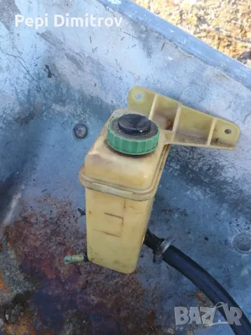 Казанче хидравлична течност за Audi 80 Avant B4 (09.1991 - 01.1996), , снимка 2 - Части - 48519097