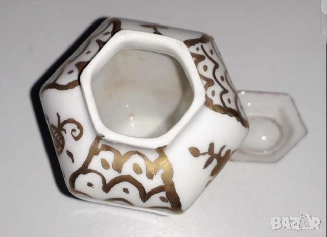 Стара малка урна кремация 8.5 см за спомен към любим човек домашен любимец Фин порцелан с позлата., снимка 2 - Антикварни и старинни предмети - 51452140