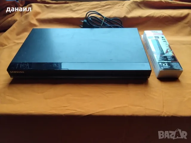 страхотен оригинален мр3 двиди плеър на Самсунг с дистанционно управление -оригинално