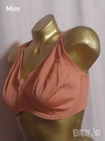 Triumph 90 E Сутиен с мека чашка , снимка 2 - Бельо - 53147429