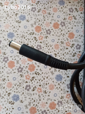 Продавам зарядно за лаптоп DELL, снимка 2 - Лаптоп аксесоари - 52595789