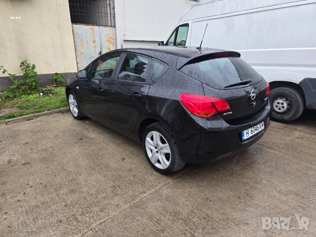 Opel Astra 2012, снимка 8 - Автомобили и джипове - 52328813