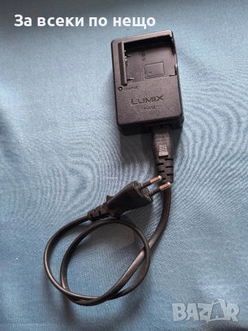 Оригинално зарядно за цифров фотоапарат Panasonic Lumix DE-A92A за батерия , снимка 2 - Батерии, зарядни - 53181883