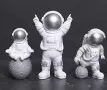 3 бр пластмасова фигурка фигурки Астронавт Космонавт Космос играчка украса торта топер декор, снимка 2