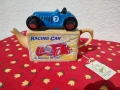 Винтидж чайник играчка състезателна кола, снимка 1