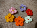 6 броя плетени цветя с мънисто за декорация и украса
