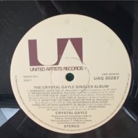 Crystal Gayle – 1980 - The Crystal Gayle Singles Album(United Artists Records – UAG 30287)(Country), снимка 4 - Грамофонни плочи - 44823540