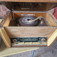 ретро радио Latvya(Латвия) с грамофон, снимка 4 - Антикварни и старинни предмети - 44728662
