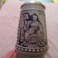 Domdesign немска релефна халба за бира с капаче с вместимост 800 ml., снимка 2 - Антикварни и старинни предмети - 42271919