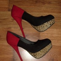 Високи обувки , снимка 1 - Дамски обувки на ток - 40993708