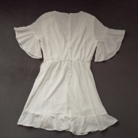 AX PARIS нова дамска рокля с волани в бял цвят р-р M/L (EU 40 - UK 12), снимка 12 - Рокли - 44599319