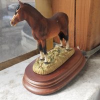 Страхотна колекционерска статуетка маркировка Leonardo Pony, снимка 4 - Антикварни и старинни предмети - 35948665