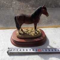 Страхотна колекционерска статуетка маркировка Leonardo Pony, снимка 8 - Антикварни и старинни предмети - 35948665
