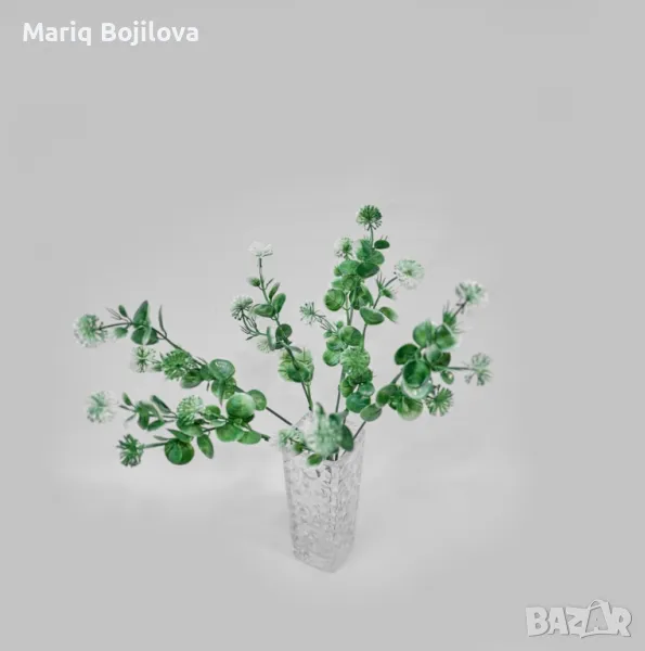 Аранжировка от изкуствени растения с бели цветчета, снимка 1