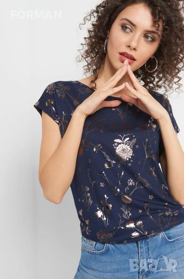 ИЗКЛЮЧИТЕЛНО КРАСИВА тъмносиня блуза с щампа с перлен ефект , снимка 1