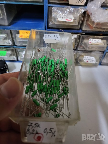 чешки точен резистор, съпротивление  TESLA  7,5к , 0,5 W , - 0,5 %, снимка 1