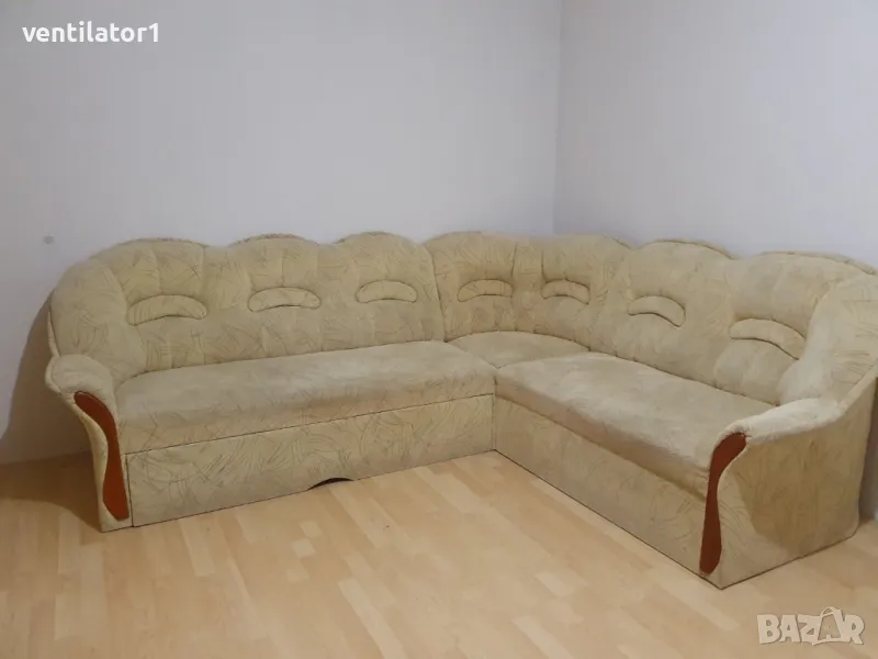Диван ъглов+две табуретки , снимка 1