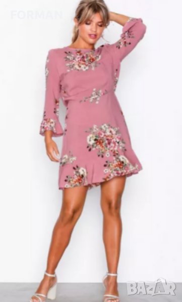 СУПЕРТЪНИЧКА и МНОГО ЛЕКА розова рокля на цветя с отворен гръб , снимка 1