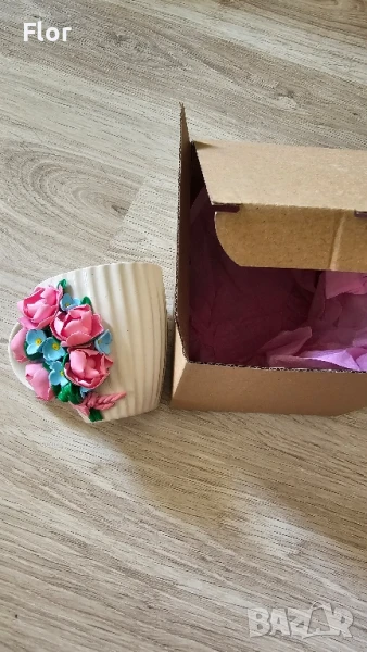 Чаша с декорация прекрасни цветя, снимка 1