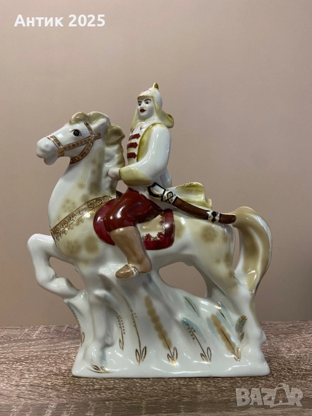 Винтидж порцеланова фигурка от СССР „Будьоновец на кон“, снимка 1