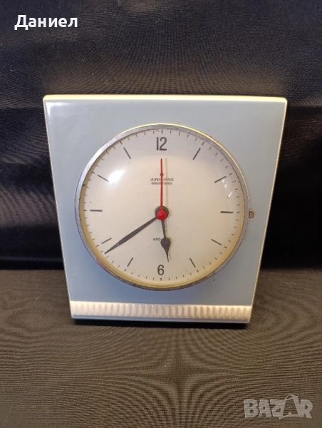 Порцеланов часовник Junghans , снимка 1
