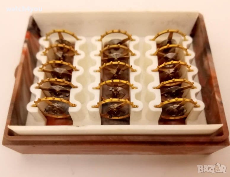 ЧАСТИ ЗА МОЛНИЯ MOLNIJA:БАЛАНСИ, РЕМОНТОАРИ, КОРОНКИ, ПРУЖИНИ. БАЛАНС МОЛНИЯ MOLNIJA 3602 18 КАМЪКА, снимка 1