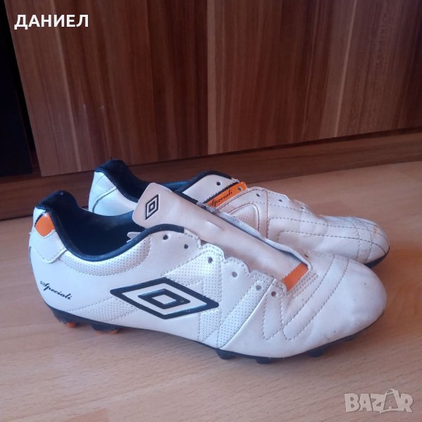 Оригинални Детски футболни обувки UMBRO speciali номер 38 , снимка 1