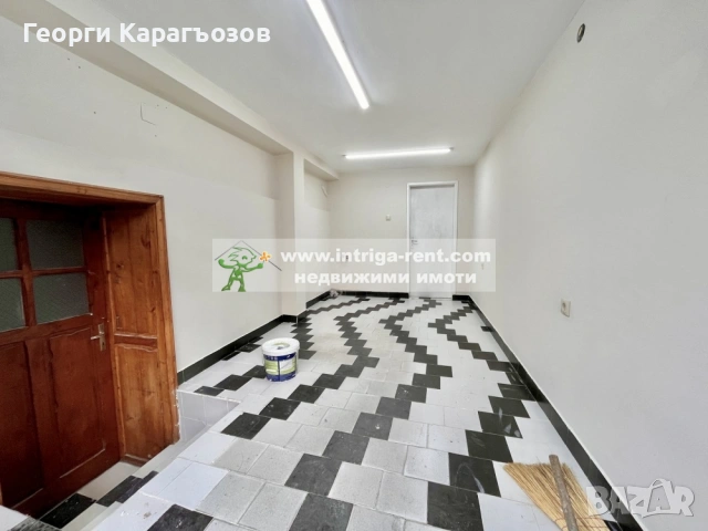 3902. Търговски обект под наем в центъра на град Хасково, близо до ”Лидо”., снимка 2 - Магазини - 53416774