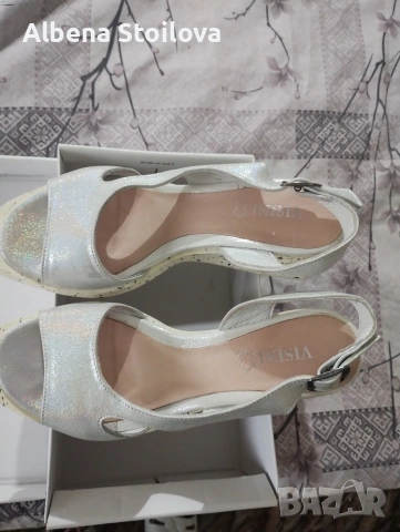 Разменям сребристи и черни нови обувки , снимка 3 - Дамски ежедневни обувки - 53422939