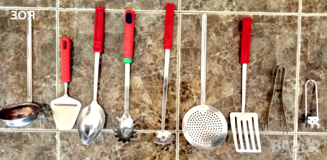 Комплект кухненски прибори.