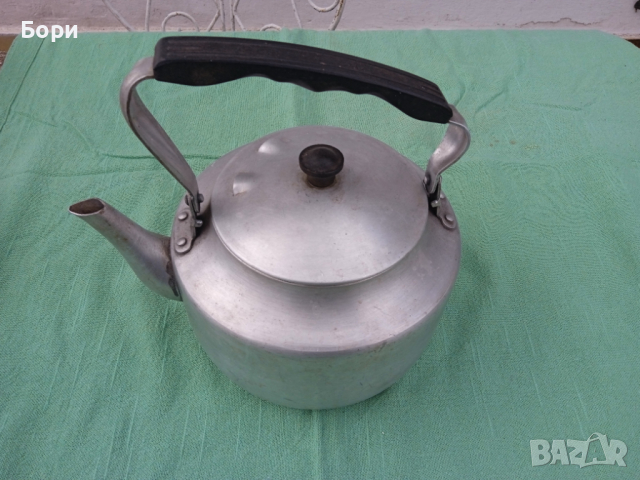 Стар алуминиев чайник, снимка 3 - Аксесоари за кухня - 36143954