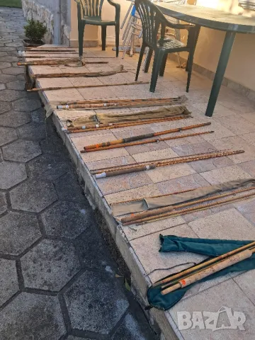 много стари мухарки и др. ,лепен бамбук ,дървени други риболовни пръти, снимка 3 - Колекции - 48023546