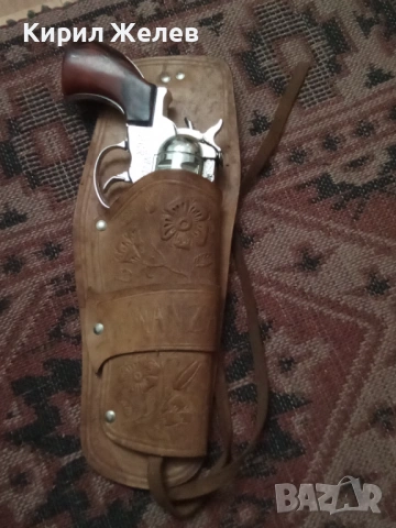 Стар метален пистолет с кобур 54291