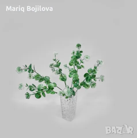 Аранжировка от изкуствени растения с бели цветчета, снимка 1