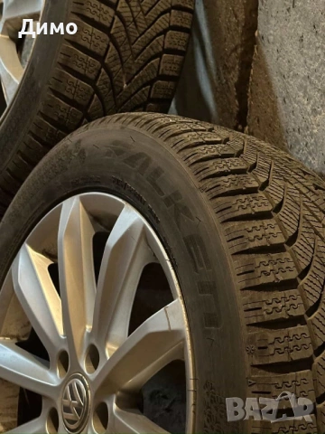 Оригинални VW 17” джанти + зимни гуми Falken 215/55 R17 DOT25 5x112, снимка 3 - Гуми и джанти - 53754584