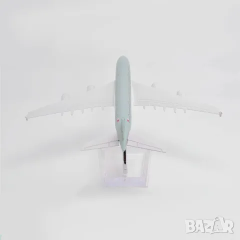 Еърбъс 380 самолет модел макет Qatar Airways метален пътуване билет куфар място запазено, снимка 2 - Колекции - 49442275