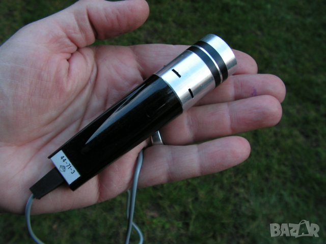 Микрофон динамичен BEAG MD-110 - 200 с държач, снимка 1 - Микрофони - 44457107