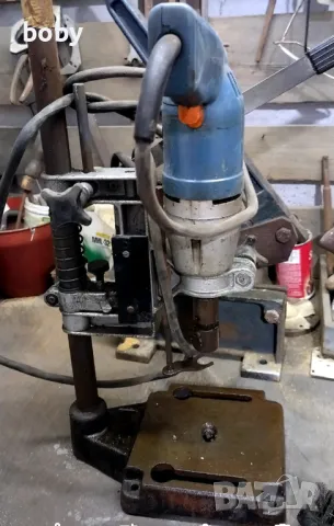 Продавам резбонарезна машина със стойка, снимка 2 - Други машини и части - 49460486