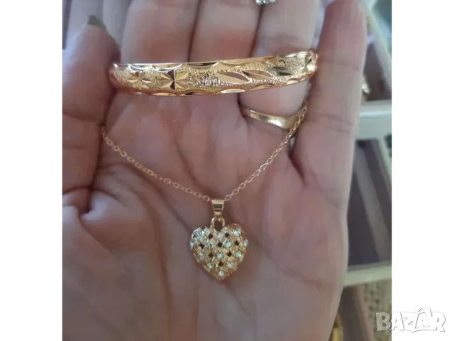 бижутерийни комплекти с парфюми, снимка 15 - Бижутерийни комплекти - 50438635